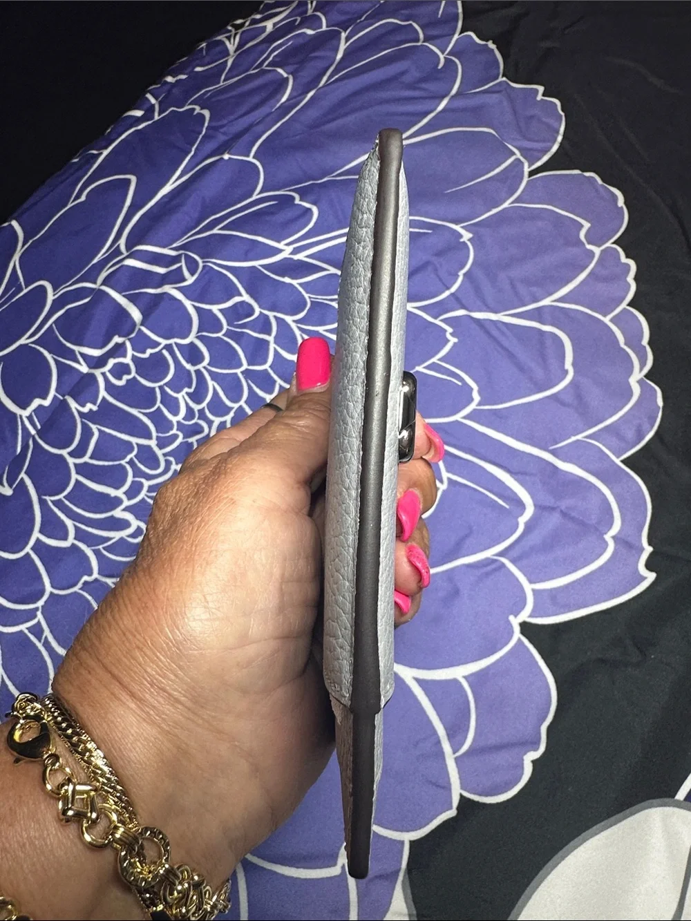 NWT kate ♠️ spade Pebbled Leather Card Holder in Light Gray with Spade Logo